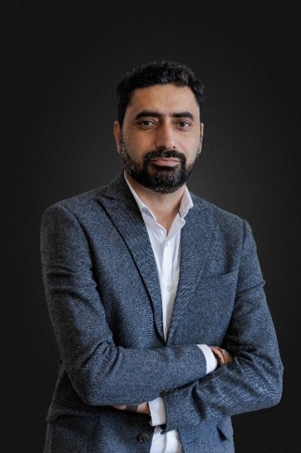Image default